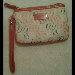 NINE WEST HIGH HEELS LIKE NEW WRISTLET